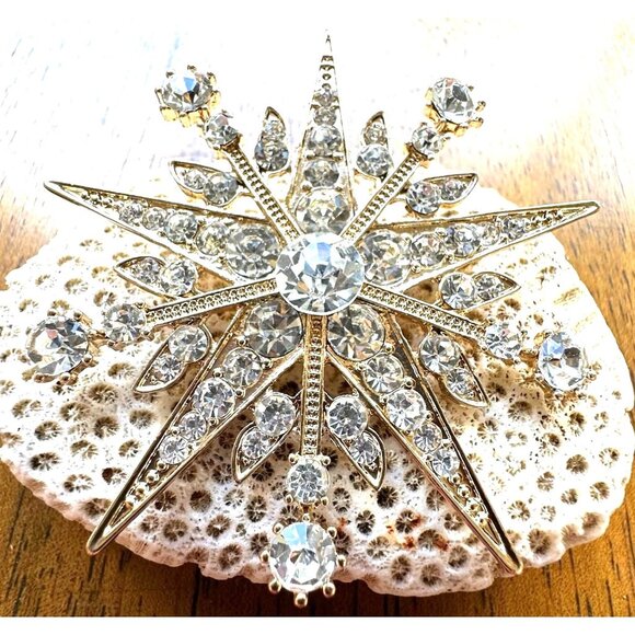 Starburst Brooch Pin Rhinestones New Celestial Jewelry Beach Ocean Chris… - Picture 2 of 12